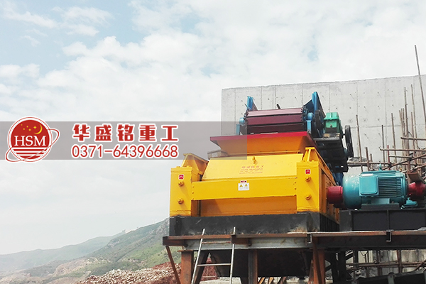 外貿(mào)訂單再創(chuàng)佳績，輥式破碎機出口國外。